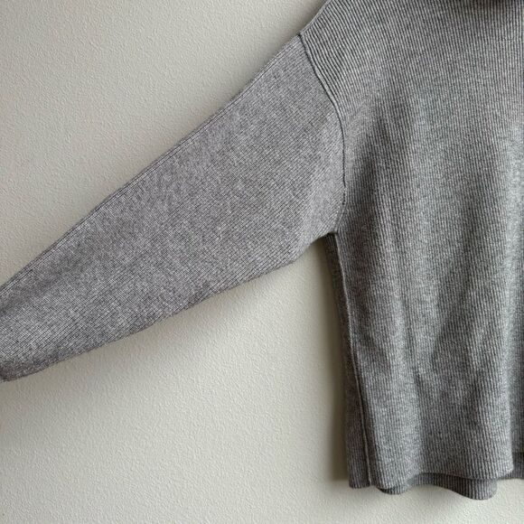 Free People Slouchy Oversized Boho Relaxed Tunic Sweater Size xs Reverse Hem - Picture 3 of 9